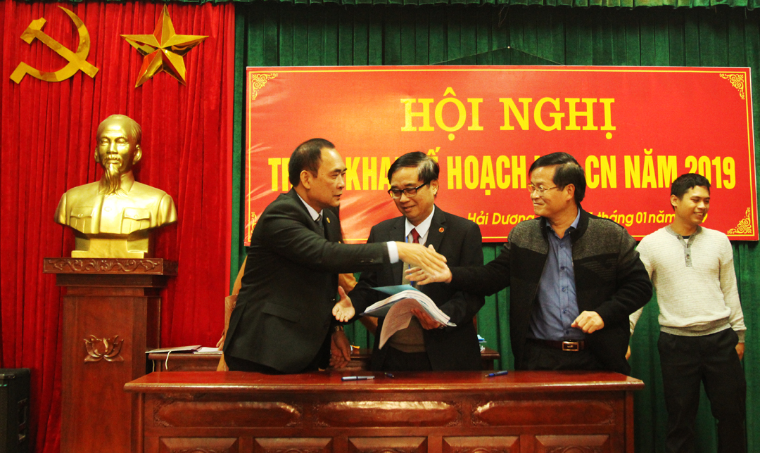 Hải Dương: Ký hợp đồng thực hiện kế hoạch khoa học và công nghệ năm 2019