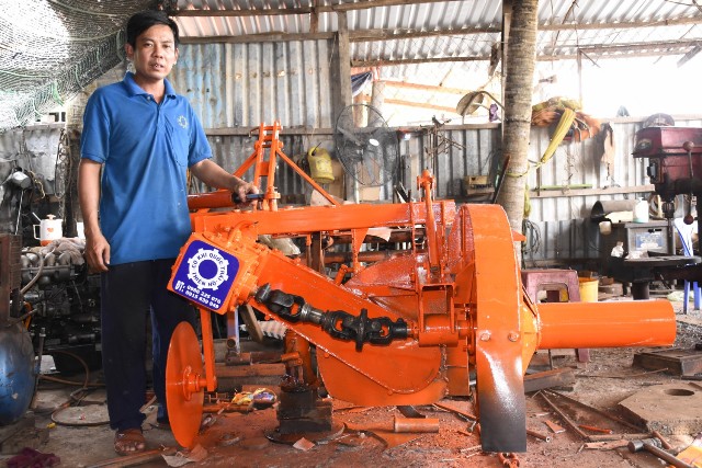 Sáng chế thiết bị đắp được 8 - 10 km bờ/ngày