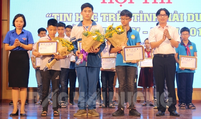 Hội thi "Tin học trẻ" cấp tỉnh: Thí sinh thi kiến thức và ý tưởng sáng tạo