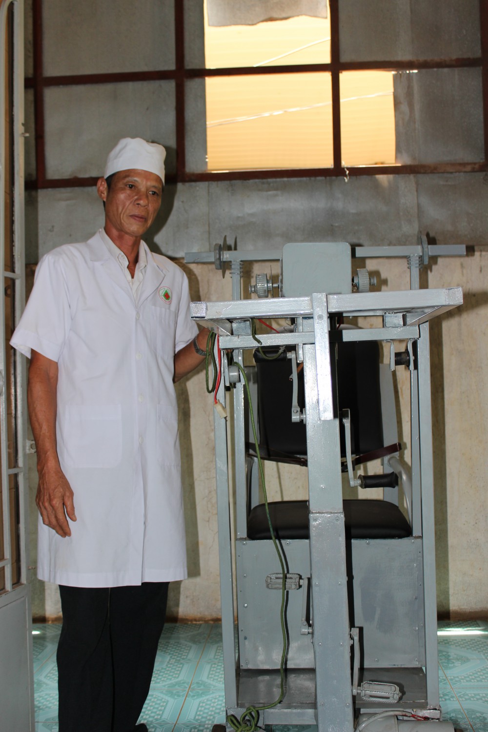 Máy phục hồi đa chức năng cho bệnh nhân bị bại liệt