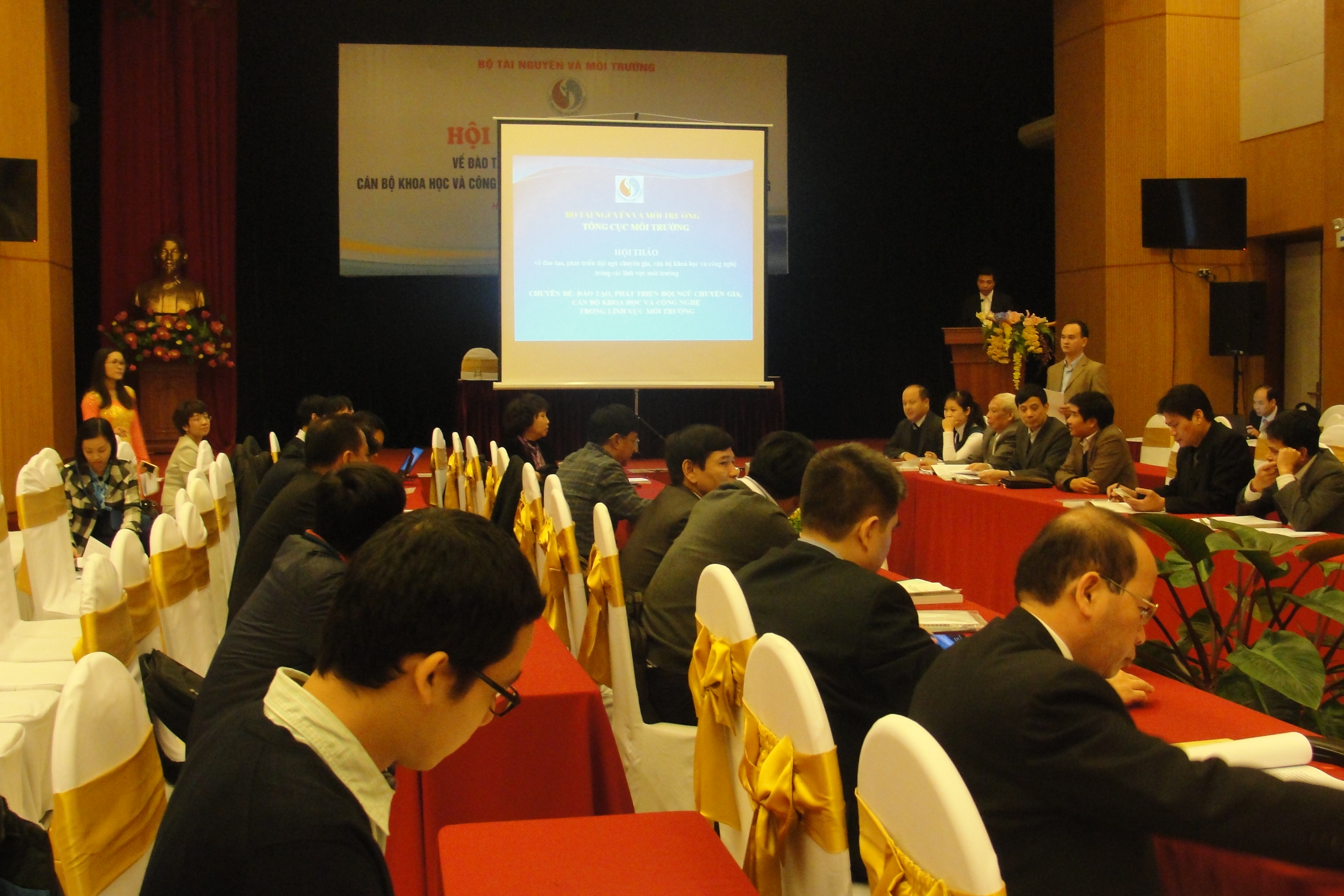 Cần tăng cường phát triển đội ngũ KHCN trong lĩnh vực môi trường