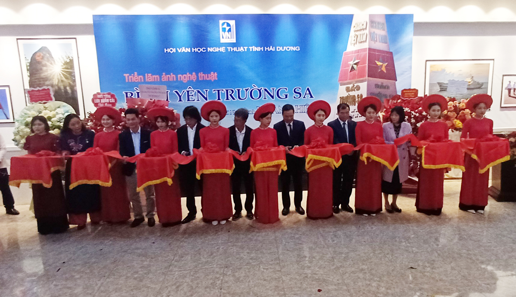 Triển lãm ảnh nghệ thuật “Bình yên Trường Sa”