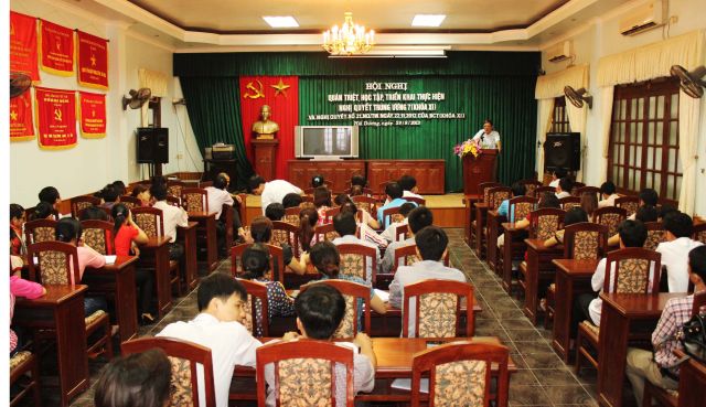 Sở Khoa học và Công nghệ quán triệt, học tập, triển khai thực hiện nghị quyết trung ương 7 (Khóa XI)