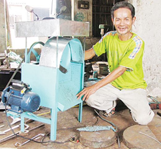 Máy thái hành tỏi-sáng chế vàng của một nông dân